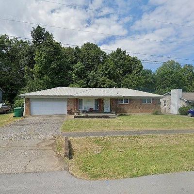 160 Kentucky Cir, Radcliff, KY 40160