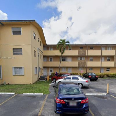 160 Royal Palm Rd, Hialeah, FL 33016