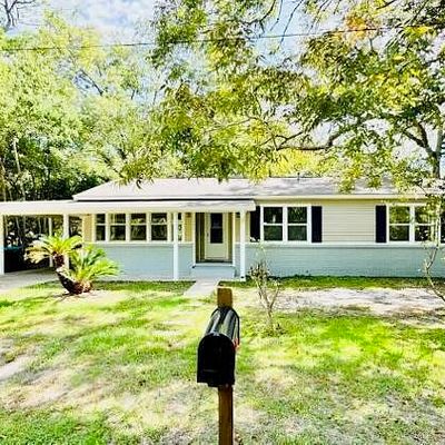 1602 Sunset St, Pascagoula, MS 39567