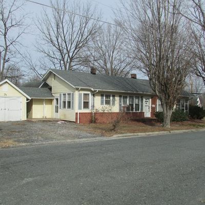 1603 N Main St, Mount Airy, NC 27030