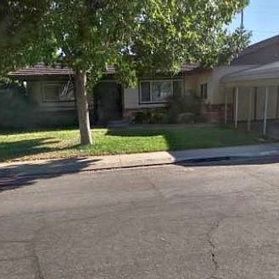 1608 Golden Gate Dr, Modesto, CA 95350