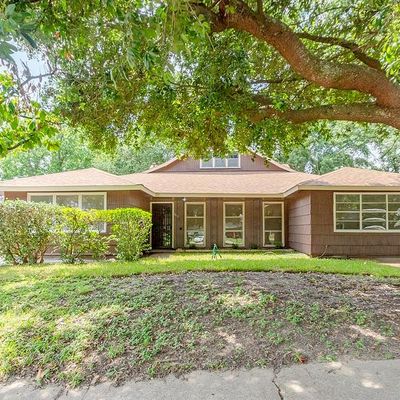 1608 Patrick St, Pasadena, TX 77506