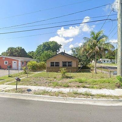 1617 Avenue E, Fort Pierce, FL 34950