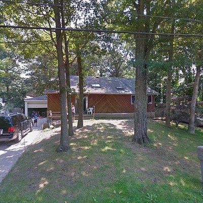 162 Shinnecock Ave, Mastic, NY 11950