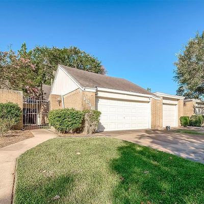 1846 Veranda Dr, West Columbia, TX 77486