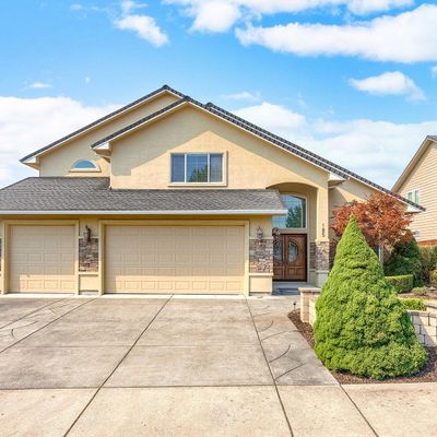 185 Bellerive Dr, Eagle Point, OR 97524