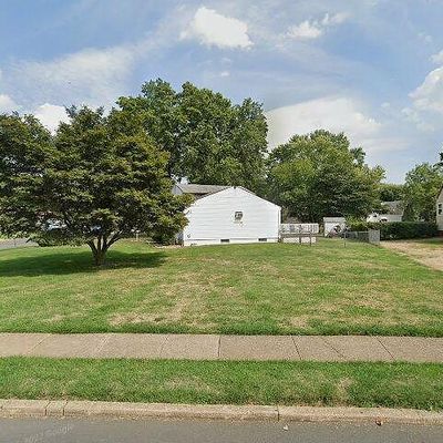 188 Hollowbrook Rd, Ewing, NJ 08638