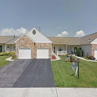 1884 Deerfield Dr, Dover, PA 17315