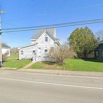 19 Exeter Rd, Corinth, ME 04427