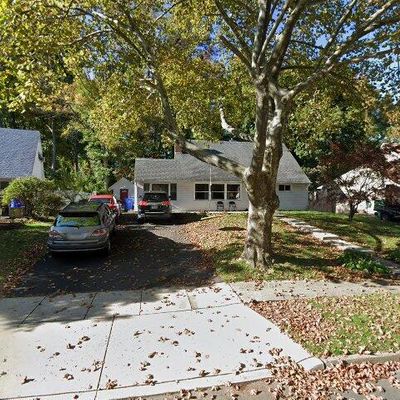 19 Peppermint Rd, Levittown, PA 19056