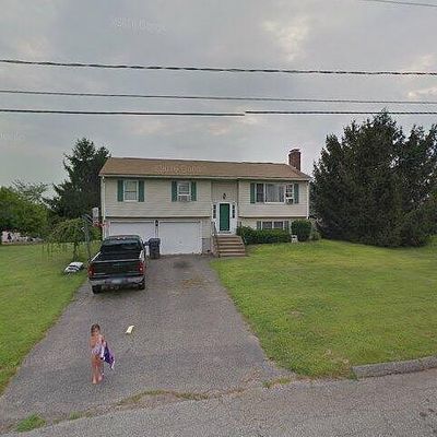 19 Teach St, Enfield, CT 06082