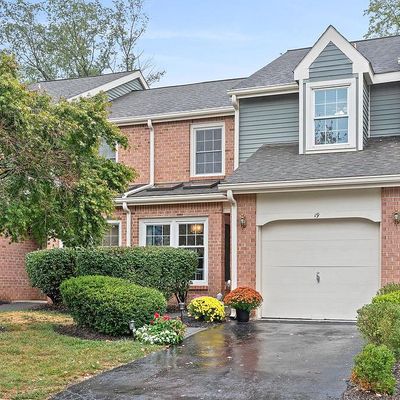 19 Windsor Cir, Chesterbrook, PA 19087