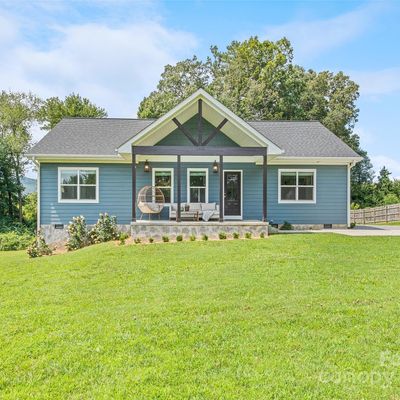 1900 Howard Gap Rd, Hendersonville, NC 28792