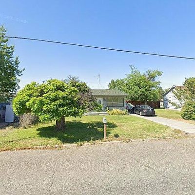 1906 Highland Dr, Prosser, WA 99350