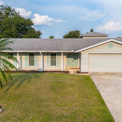 1913 Bear View Dr, Forest City, FL 32703