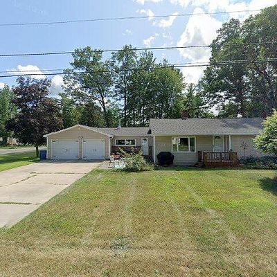 1920 Oak Dr, Traverse City, MI 49686