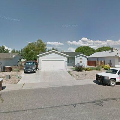 1929 White House Dr, Montrose, CO 81401