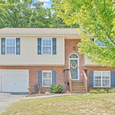 1936 Connors Ct, Salem, VA 24153