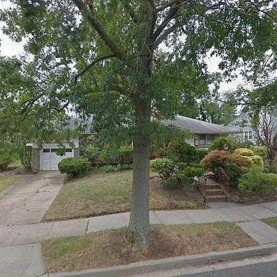 197 Delaware Ave, Freeport, NY 11520