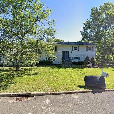 2 Berkshire Ct, Jackson, NJ 08527