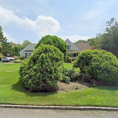 2 China Ln, Setauket, NY 11733