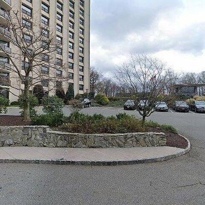 2 Claridge Dr #1 Hw, Verona, NJ 07044