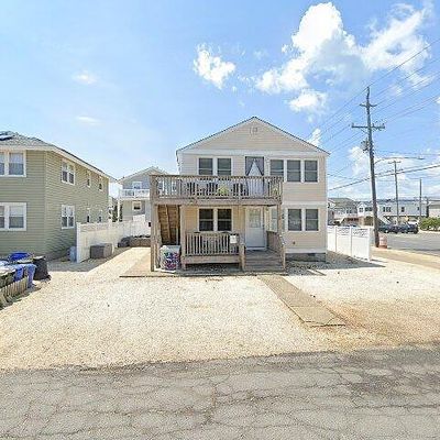 2 E 52 Nd St, Beach Haven, NJ 08008