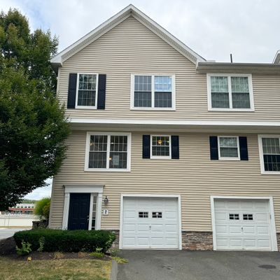 2 Donahue Ln, Manchester, CT 06042