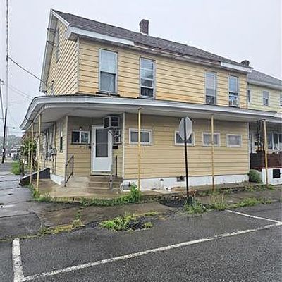 2 E White St, Summit Hill, PA 18250