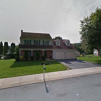 2 Hazelwood Cir, Ephrata, PA 17522