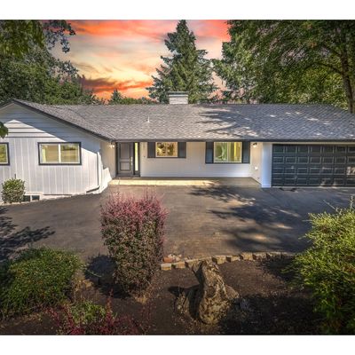 17701 Overlook Cir, Lake Oswego, OR 97034