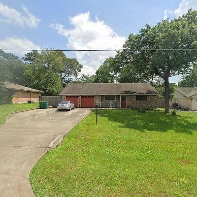 178 Greenleaf Ln, Conroe, TX 77304