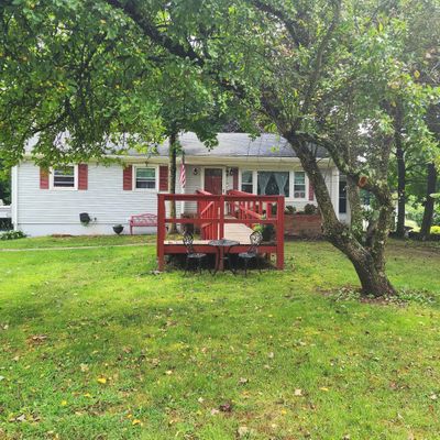 178 Preston Rd, Jewett City, CT 06351