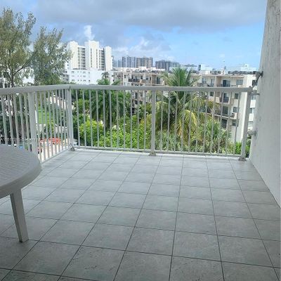 17800 Atlantic Blvd, Sunny Isles Beach, FL 33160