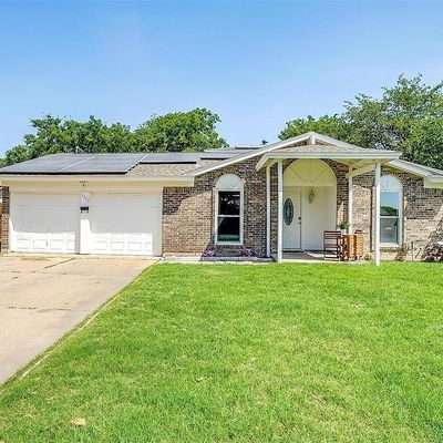 1791 Americana Blvd, Blue Mound, TX 76131