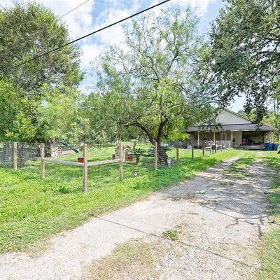 17919 County Road 171, Angleton, TX 77515