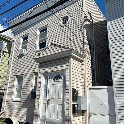 18 Barbara St, Newark, NJ 07105