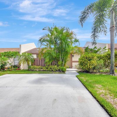 18 Chelsea Ln, Boynton Beach, FL 33426