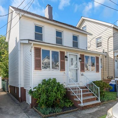 18 Gordon St, South River, NJ 08882