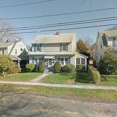 18 Lakeview Dr, Norwalk, CT 06850