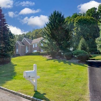 18 Rosewood Ln, Denville, NJ 07834