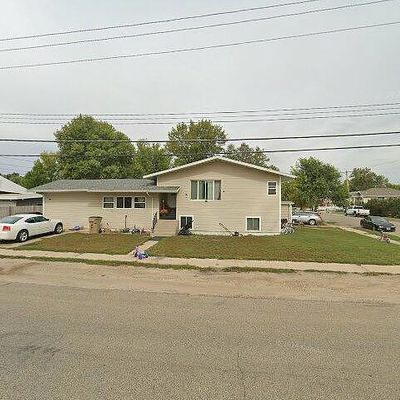 1825 8 Th Ave Se, Minot, ND 58701