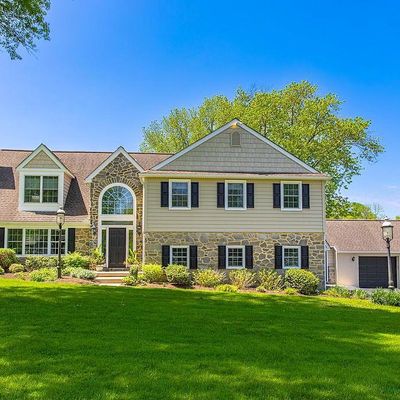 2056 Pony Trail Dr, Newtown Square, PA 19073