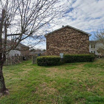 206 Edgewood Dr, Hendersonville, TN 37075