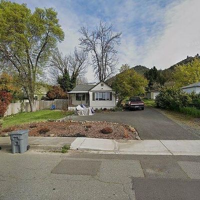 2072 Ne Fairview Ave, Grants Pass, OR 97526