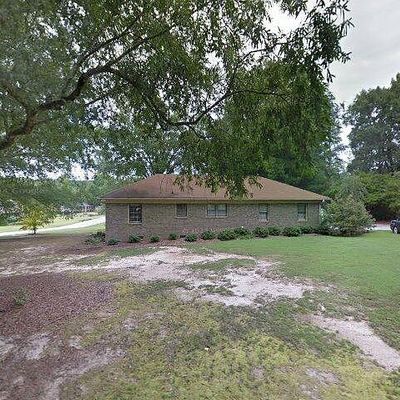 208 Kenilworth Dr, Greenwood, SC 29649