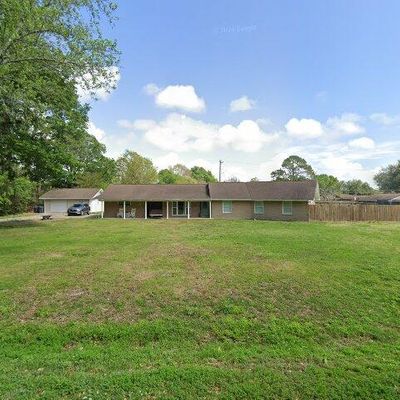 208 Ridgewood St, Bridge City, TX 77611