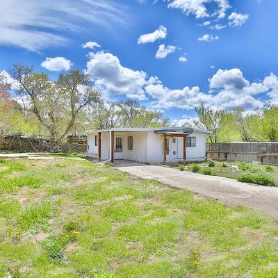 21 Archuleta Rd, Ranchos De Taos, NM 87557