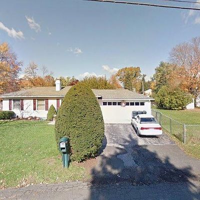 21 Grove Pl, Danbury, CT 06810