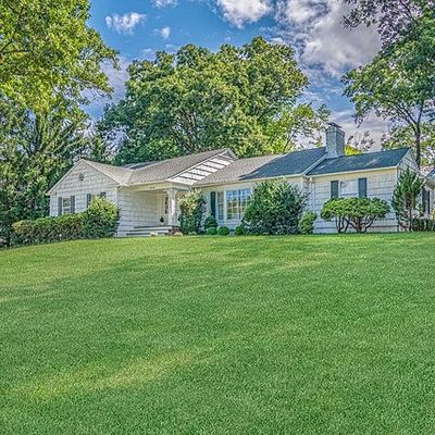 21 Windsor Pl, Essex Fells, NJ 07021